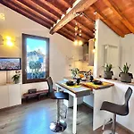 Characteristic Apartment In Santa Croce